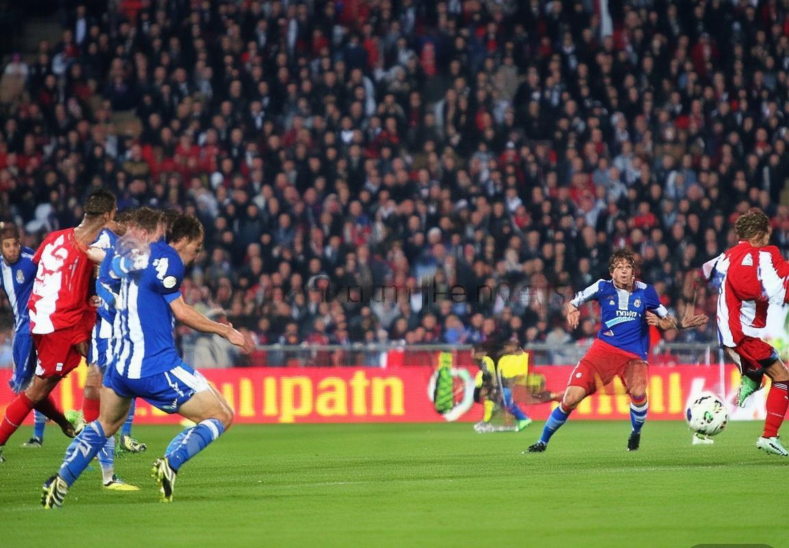 西甲焦点战：巴伦西亚VS皇马巅峰对决精彩回顾(图1)