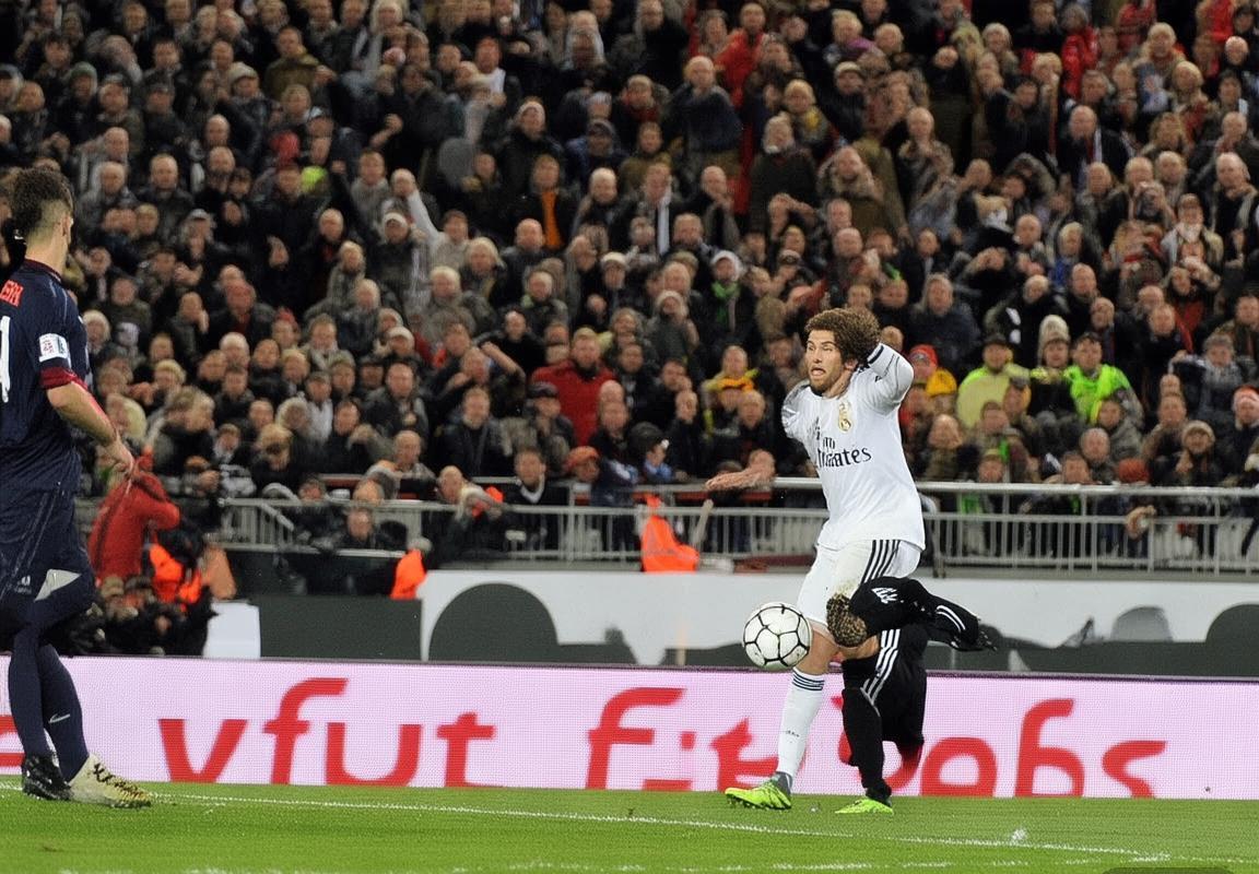 西甲焦点战：巴伦西亚VS皇马巅峰对决精彩回顾(图3)