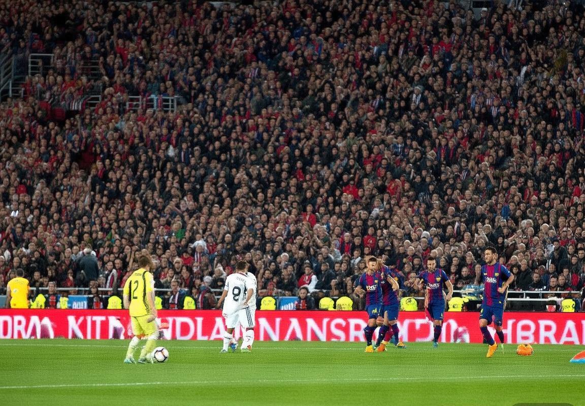 巴塞罗那VS塞尔塔巅峰对决：激情与智慧足球艺术赏析(图3)